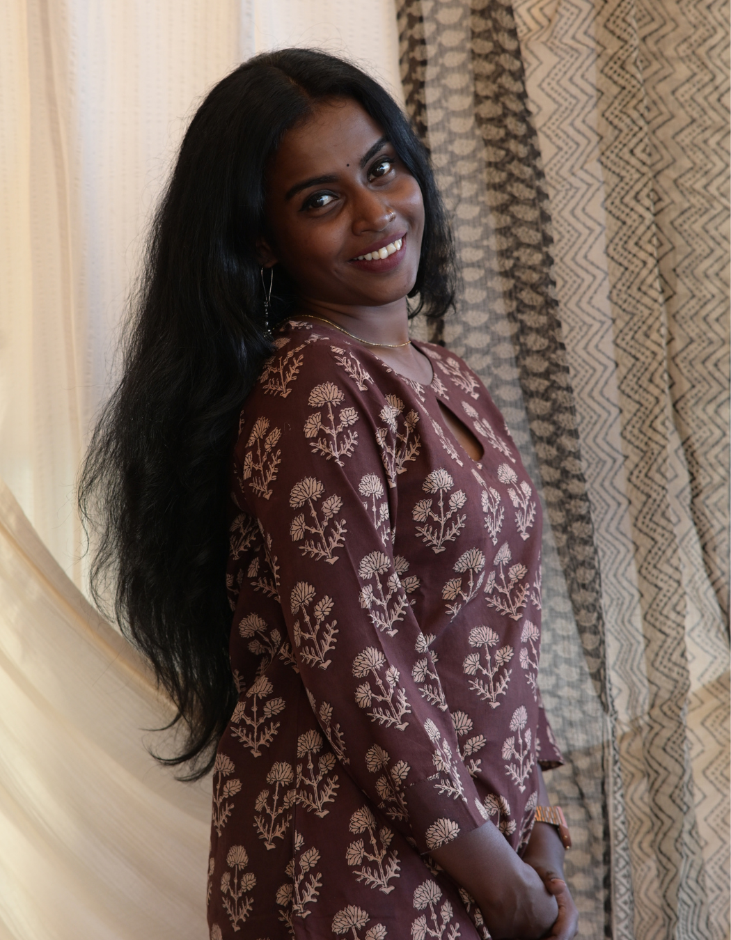 HAWA BROWN BUTTA HANDBLOCK PRINTED KEY HOLE KURTI