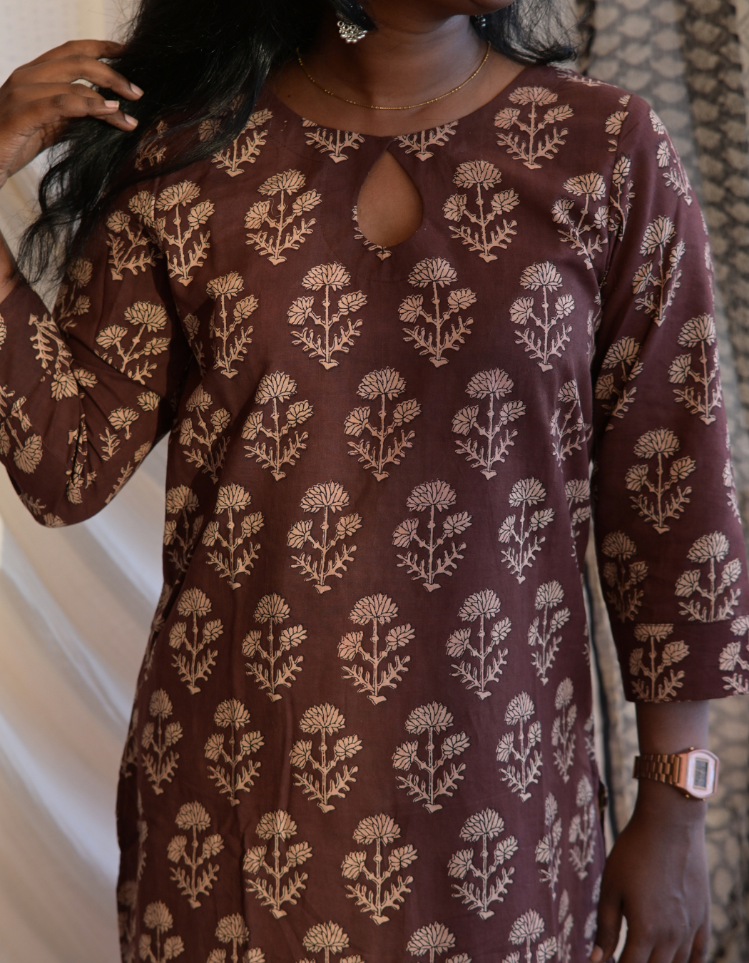 HAWA BROWN BUTTA HANDBLOCK PRINTED KEY HOLE KURTI