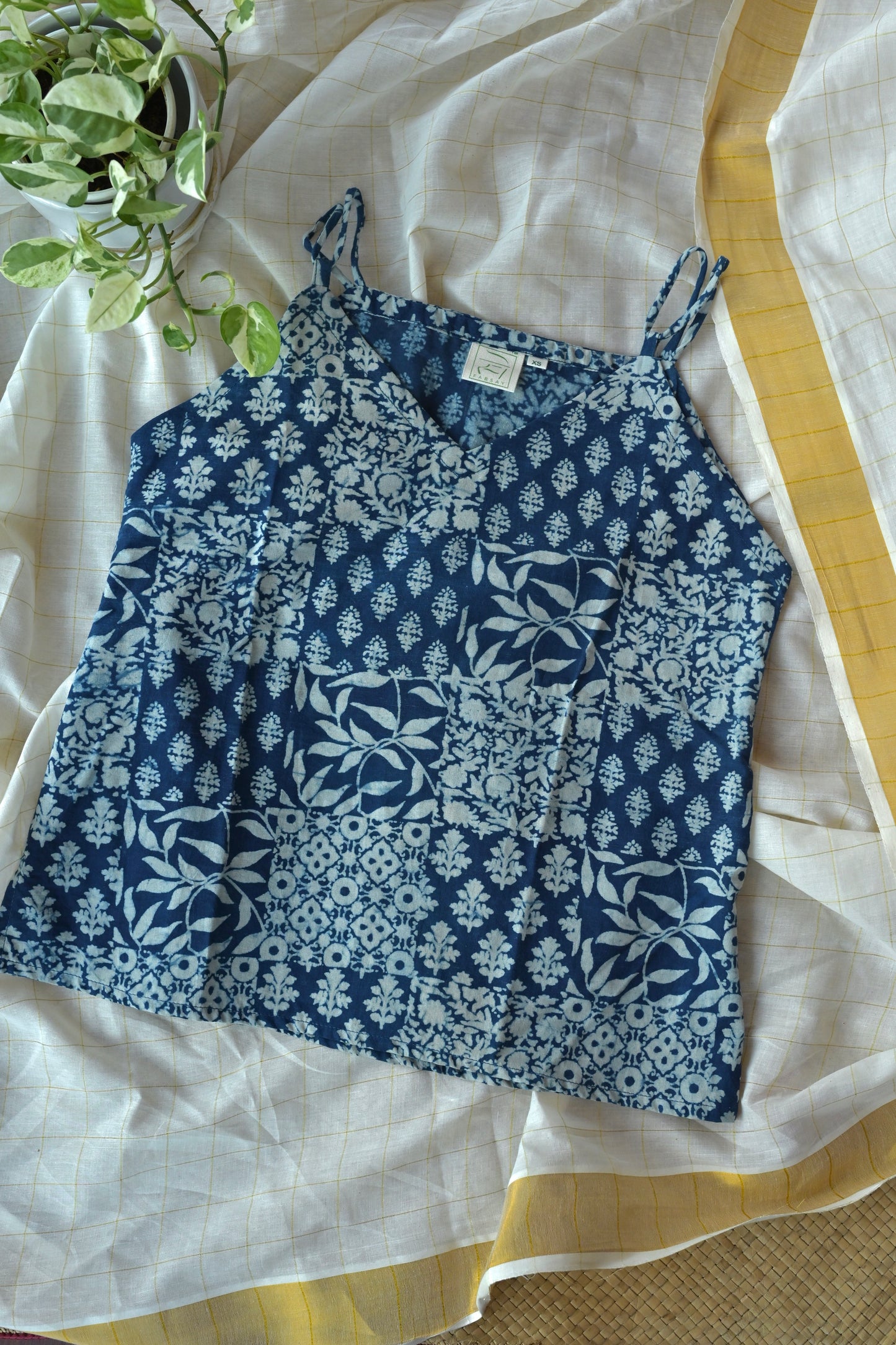 "SPAGHETTI CROP TOP" Indigo Floral Printed