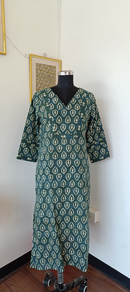 "NAIRA" Green Indigo Printed V Neck Cotton  Kurti
