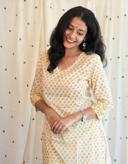 ROOH - CREAM AND LIGHT YELLOW FLORAL SANGANERI PRINTED COTTON CURVD - V NECK KURTI