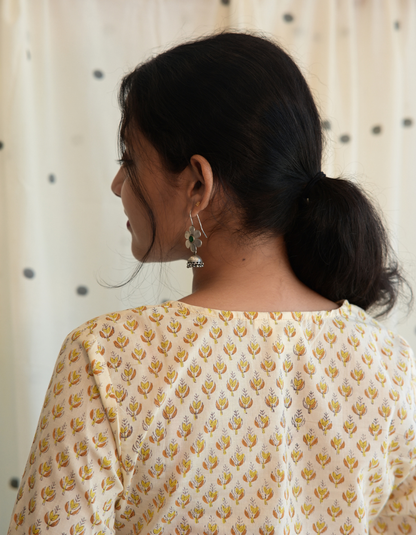 ROOH - CREAM AND LIGHT YELLOW FLORAL SANGANERI PRINTED COTTON CURVD - V NECK KURTI