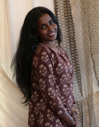 HAWA BROWN BUTTA HANDBLOCK PRINTED KEY HOLE KURTI