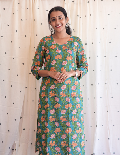 ROOH - TEAL GREEN FLORAL SANGANERI PRINTED COTTON CURVD -V NECK KURTI