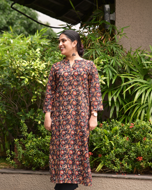 LEHRAA - Black Florale Handblock Printed Slit Neck Kurti