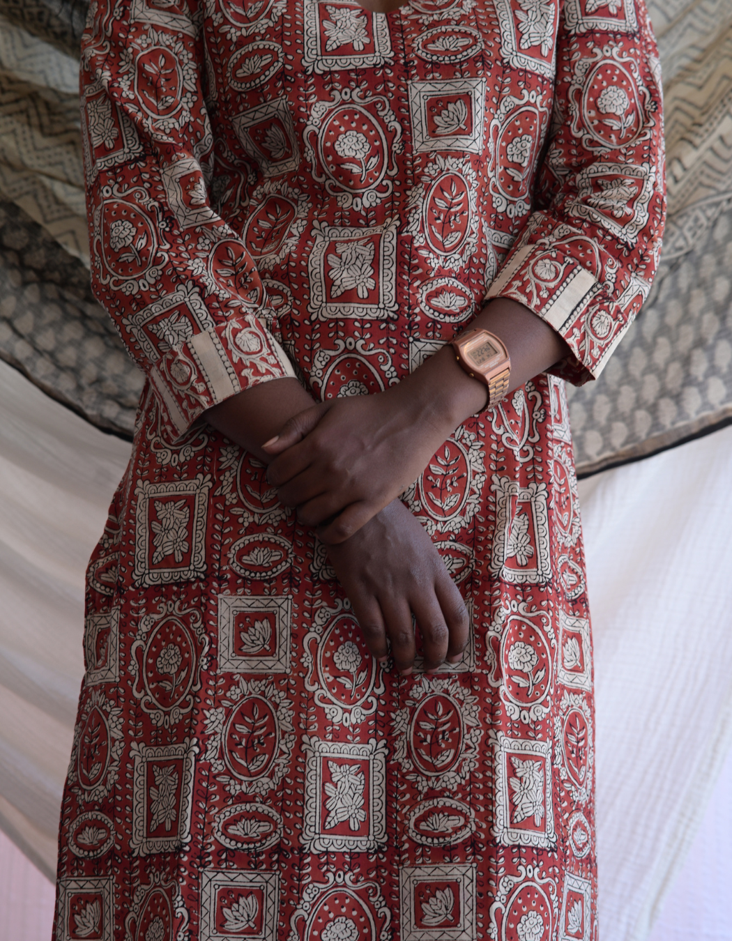 HAWA RED HANDBLOCK PRINTED BUTTA KEY HOLE KURTI