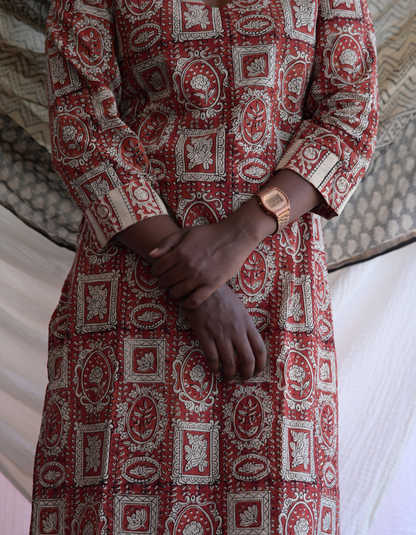 HAWA RED HANDBLOCK PRINTED BUTTA KEY HOLE KURTI