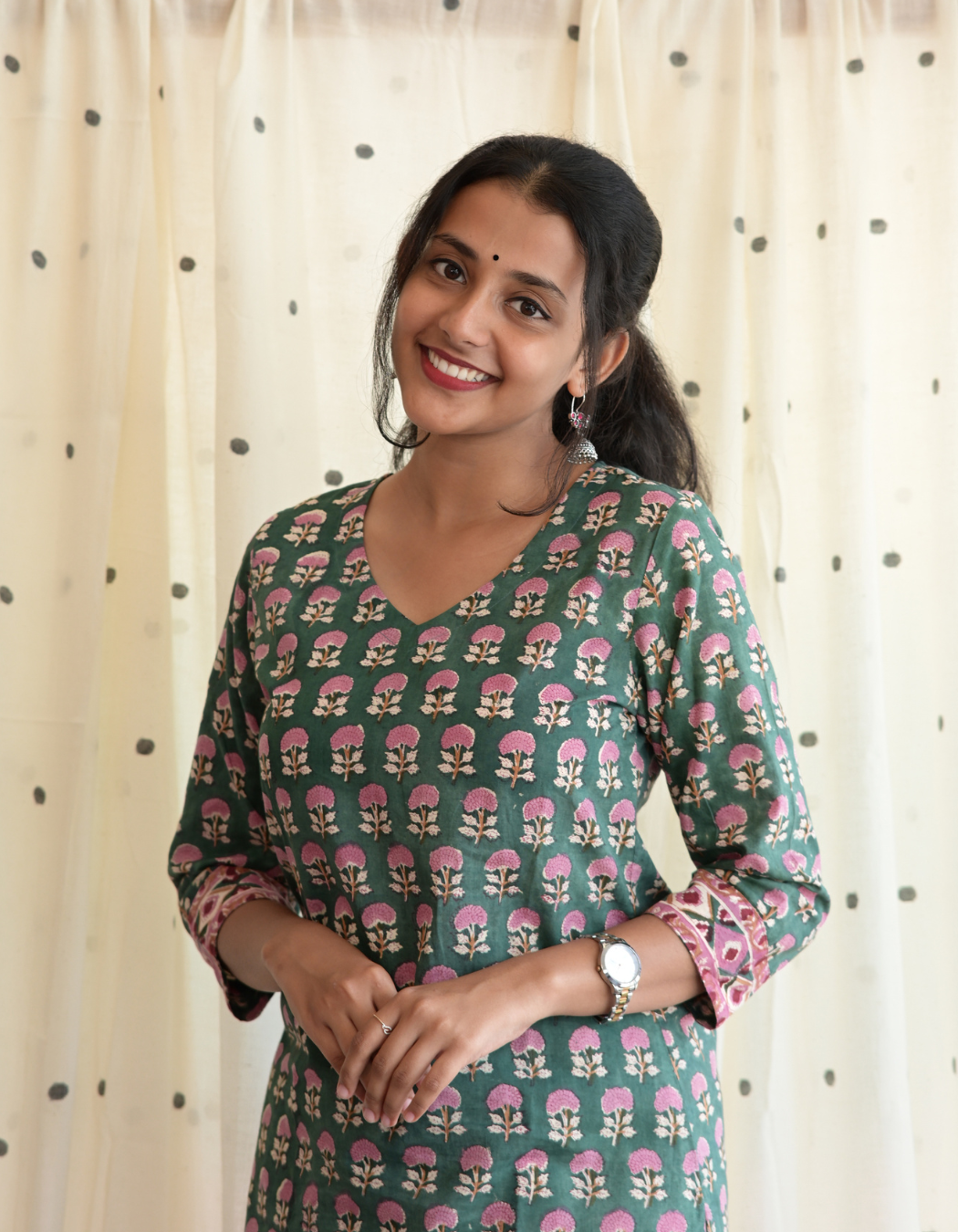 ROOH - GREEN FLORAL SANGANERI PRINTED COTTON  CURVD -V NECK KURTI