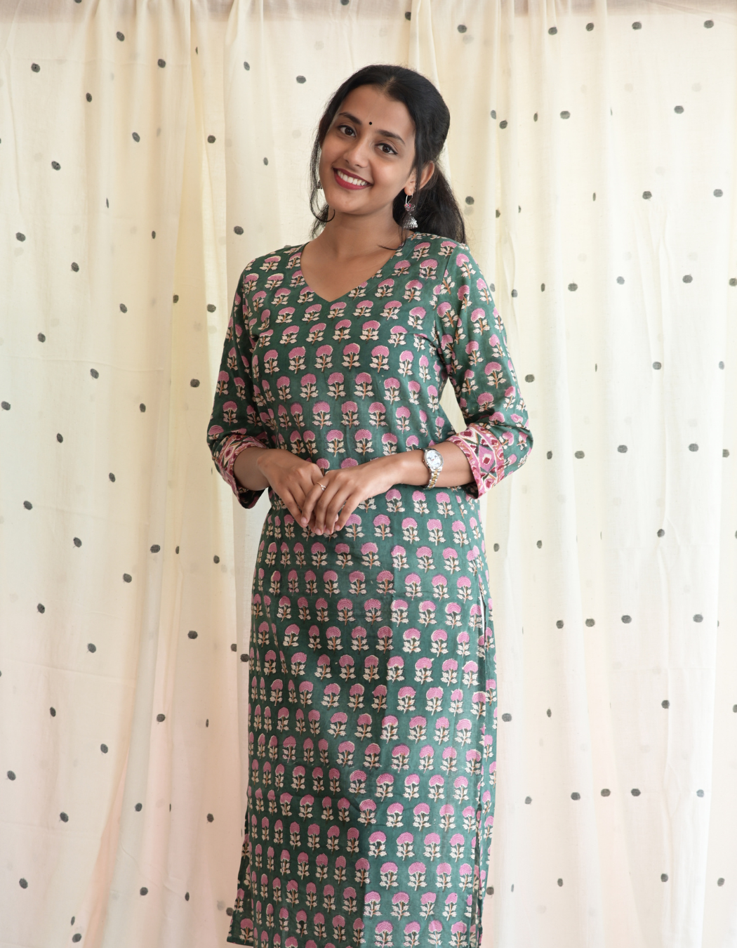 ROOH - GREEN FLORAL SANGANERI PRINTED COTTON  CURVD -V NECK KURTI