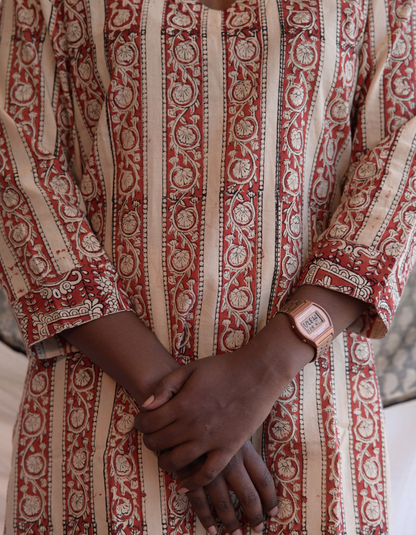 HAWA RED AND BEIGE HANDBLOCK PRINTED BUTTA KEY HOLE KURTI