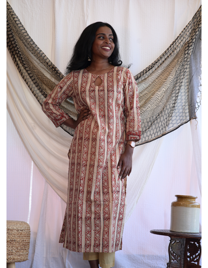 HAWA RED AND BEIGE HANDBLOCK PRINTED BUTTA KEY HOLE KURTI