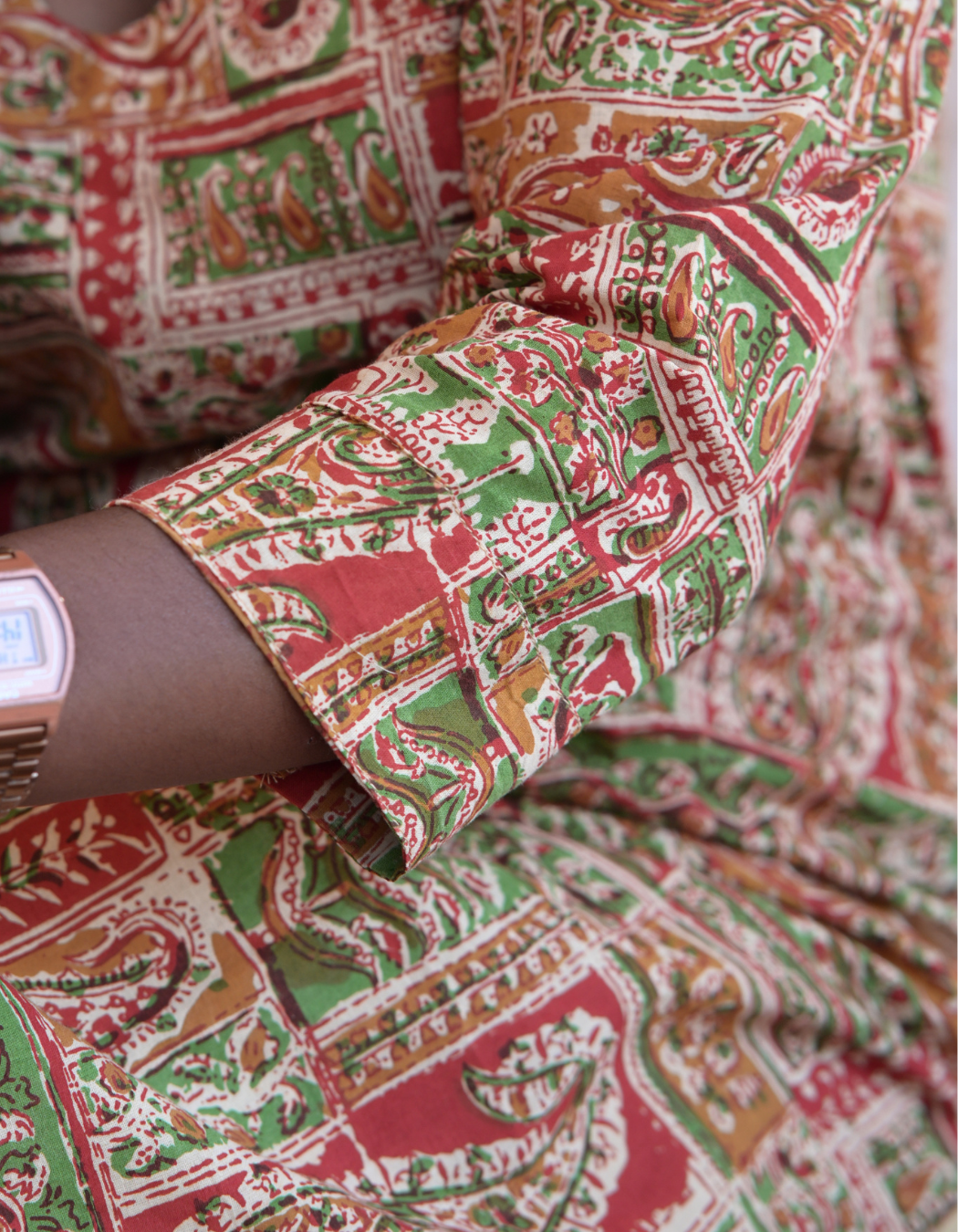 HAWA RED, GREEN  AND BEIGE KALAMKARI  PRINTED BUTTA KEY HOLE KURTI