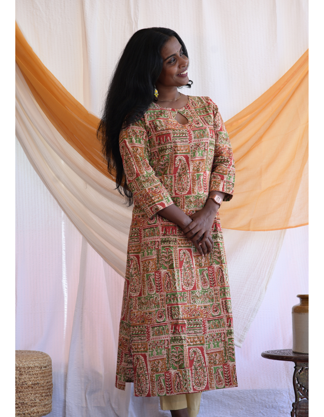 HAWA RED, GREEN  AND BEIGE KALAMKARI  PRINTED BUTTA KEY HOLE KURTI