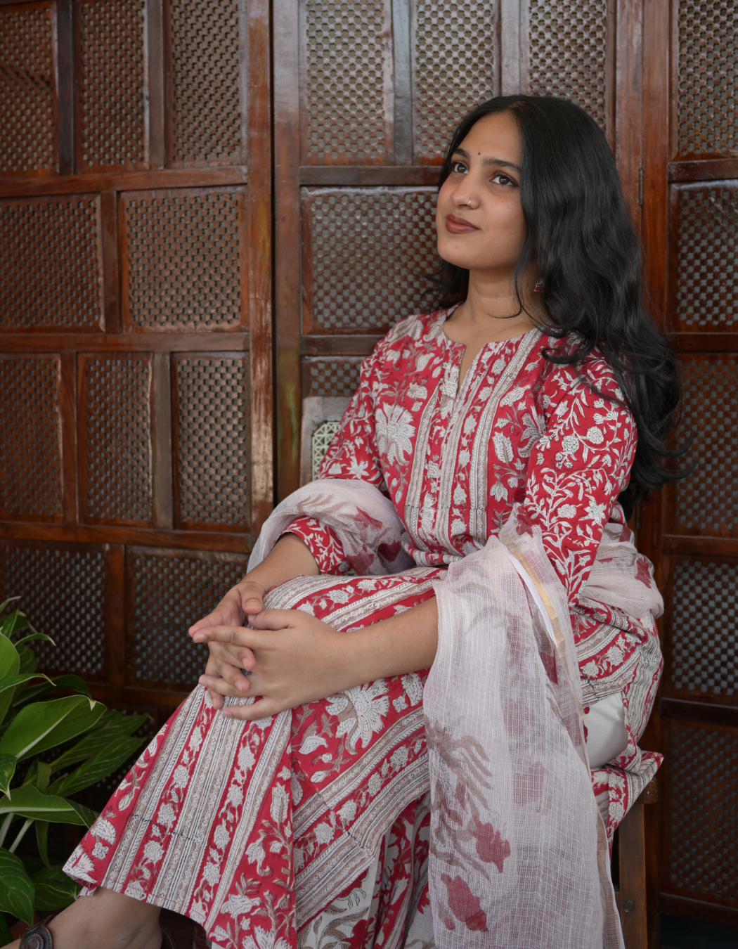 RED AND WHITE SANGANERI FLORAL PRINTED KURTI SET WITH DUPATTA