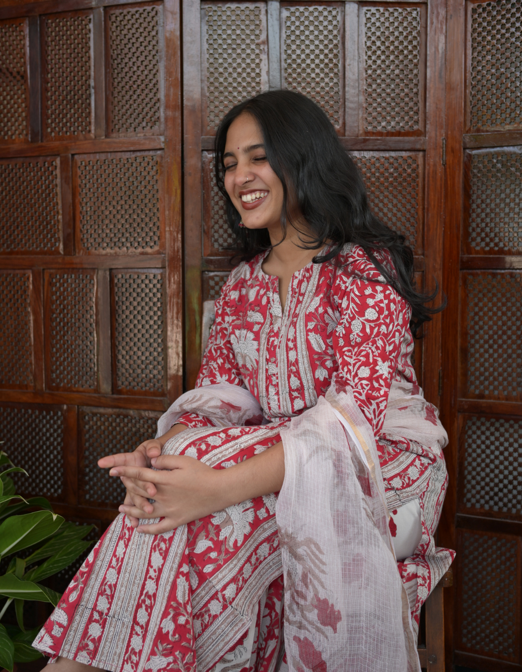 RED AND WHITE SANGANERI FLORAL PRINTED KURTI SET WITH DUPATTA