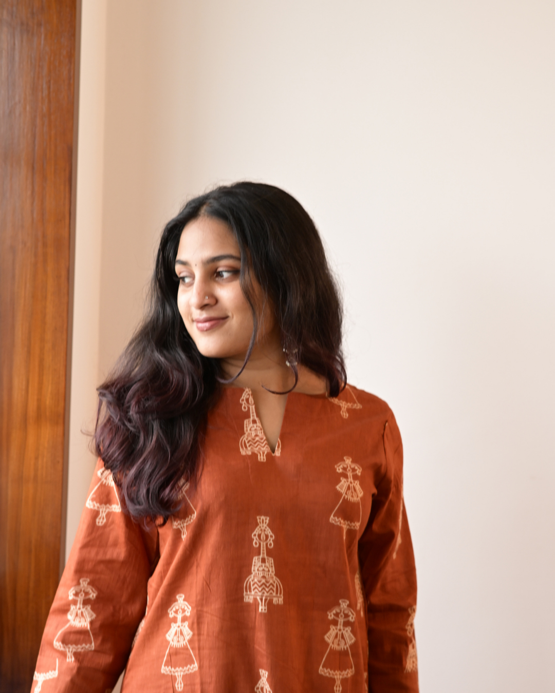 LEHRAA-Brick Orange Warli Printed Slit Neck Kurti