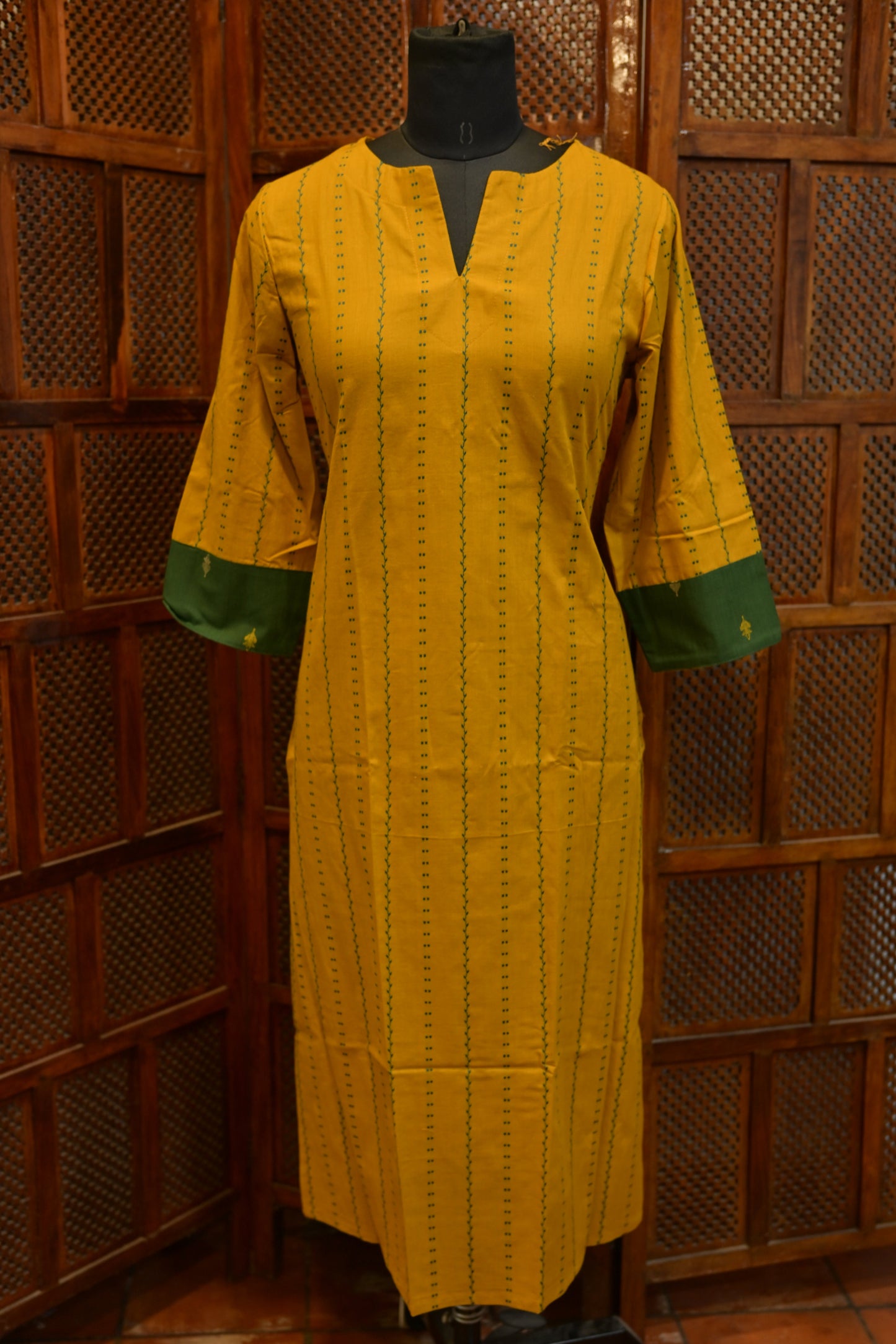 LEHRAA - Yellow and dark green South Cotton Kurti