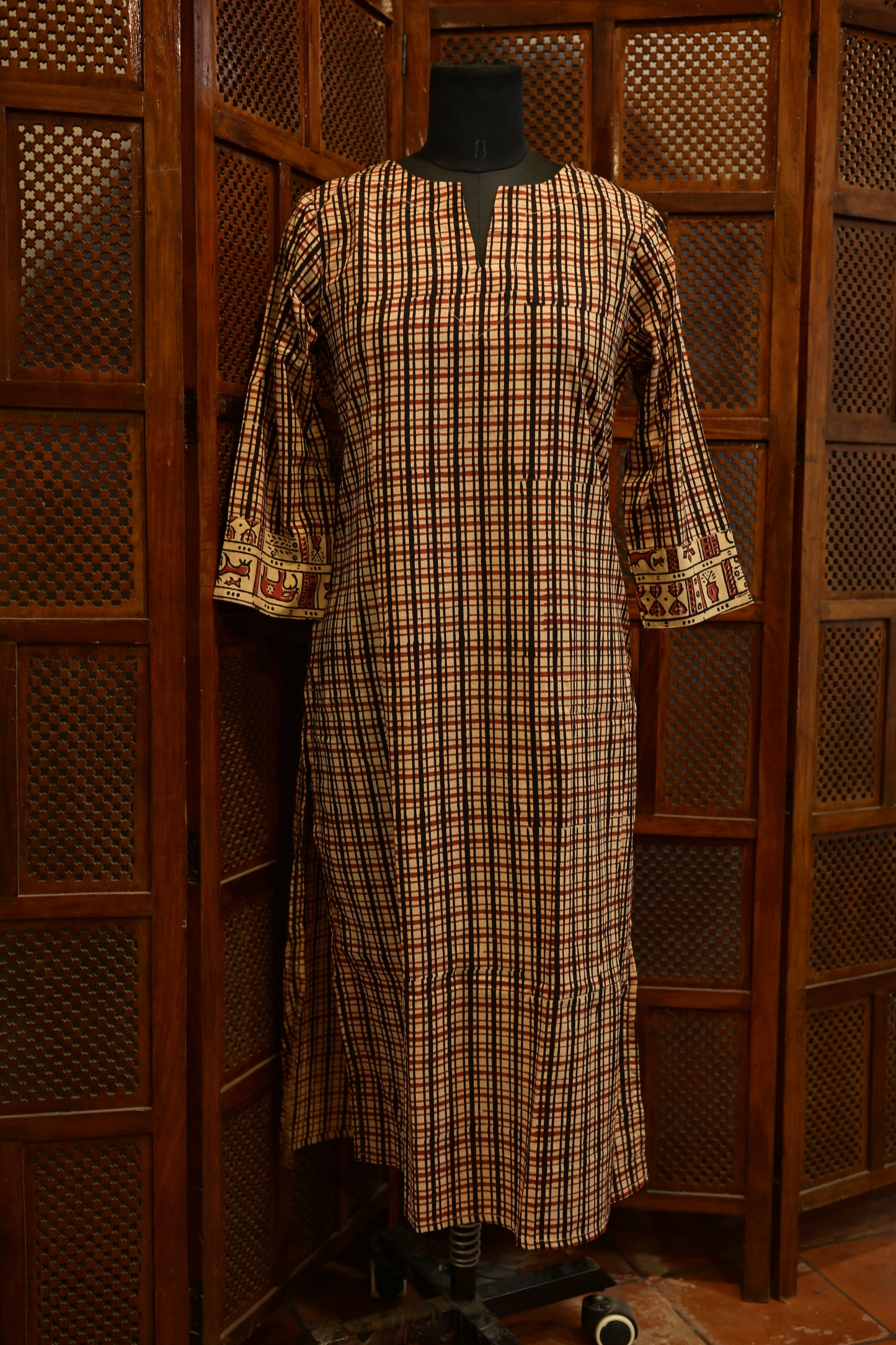 LEHRAA - Black and Red Block Printed Slit Neck Kurti