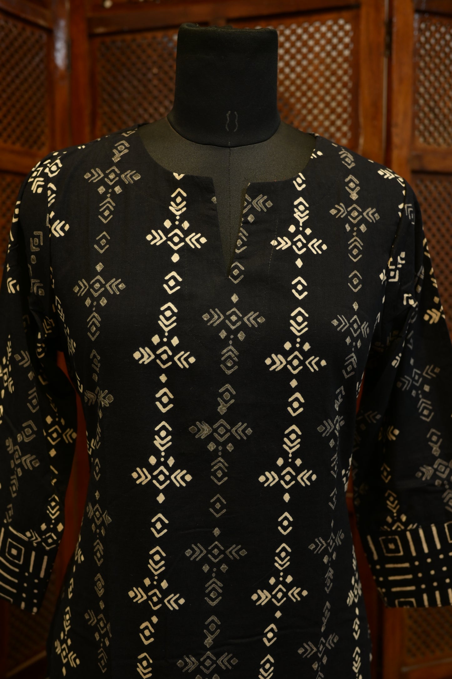 LEHRAA - Black Hand  Block printed Cotton Kurti