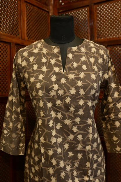 LEHRAA - Grey and white Dabu Block Printed Cotton Slit Neck Kurti