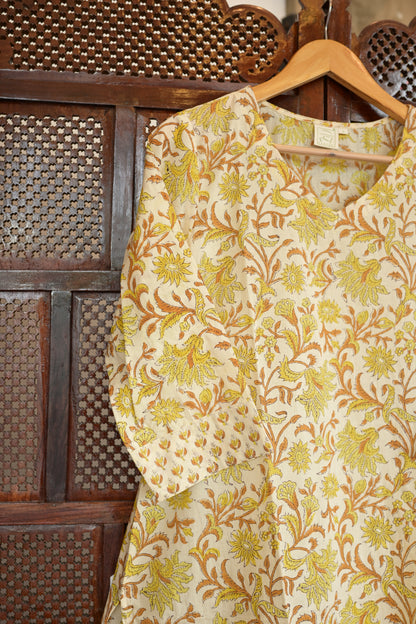 ROOH - CREAM AND LIGHT YELLOW FLORAL SANGANERI PRINTED COTTON CURVD - V NECK KURTI