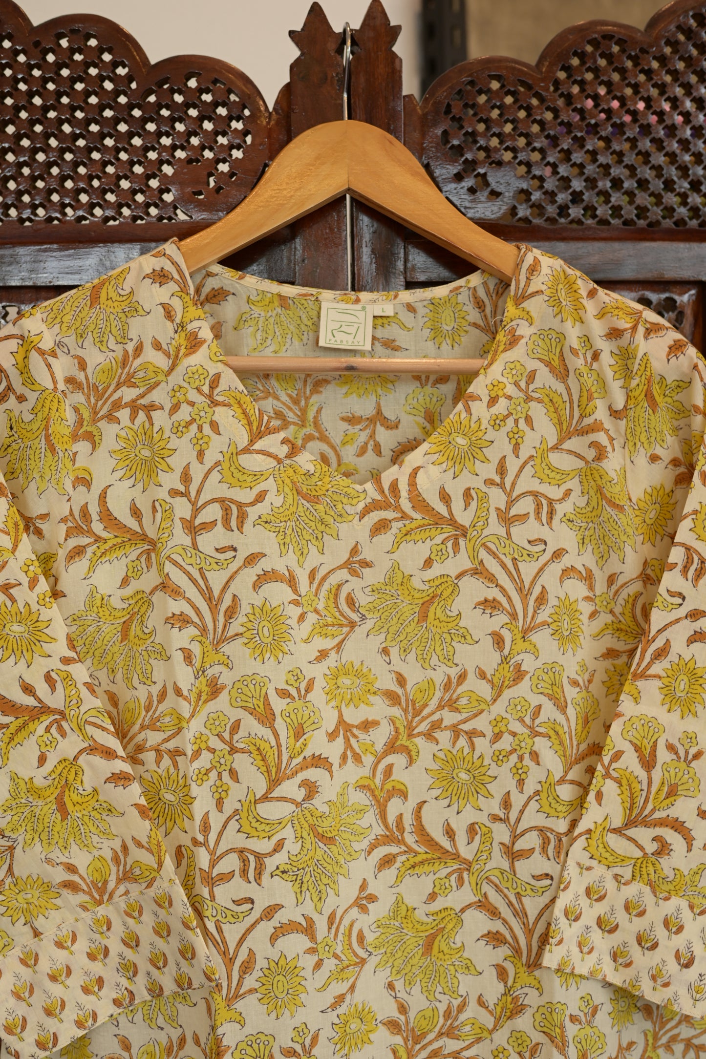 ROOH - CREAM AND LIGHT YELLOW FLORAL SANGANERI PRINTED COTTON CURVD - V NECK KURTI