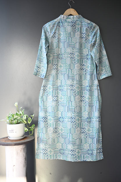 Blue  and Offwhite Printed V  Neck Kurti