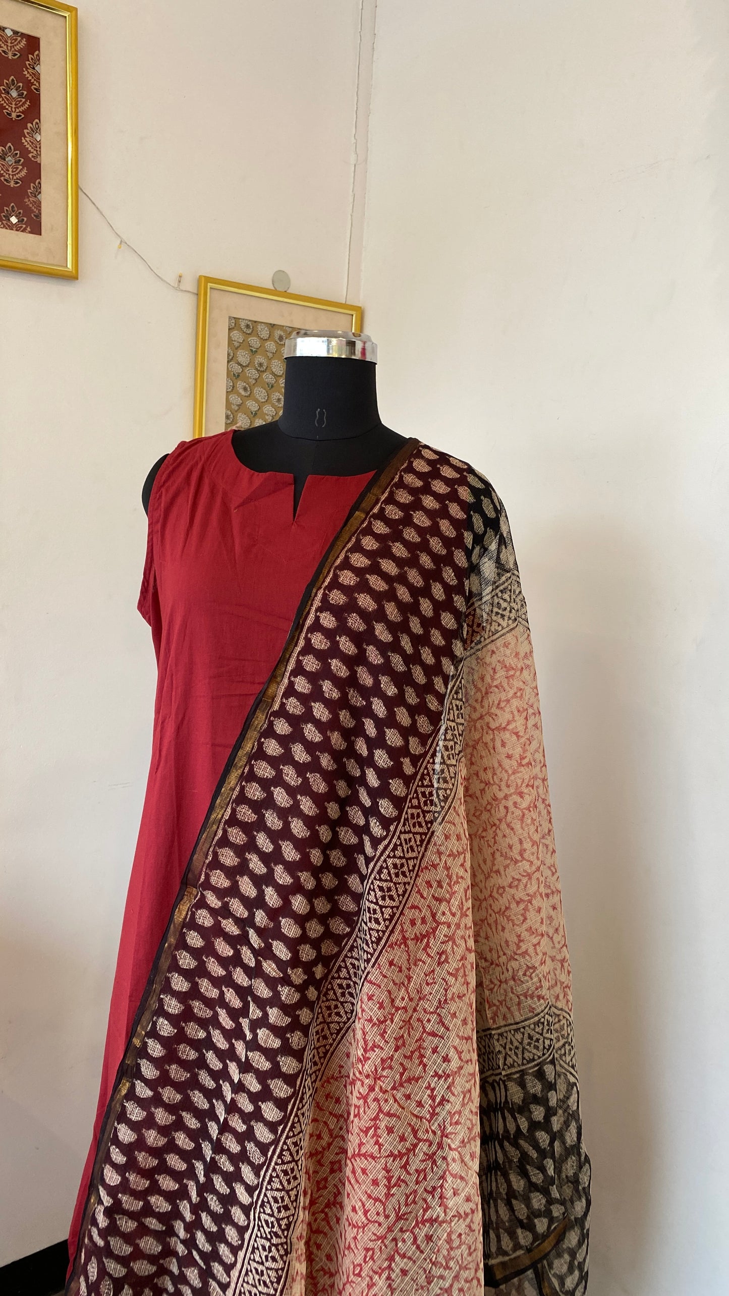 BEIGE AND BLACK PRINTED KOTA DORIA DUPATTA