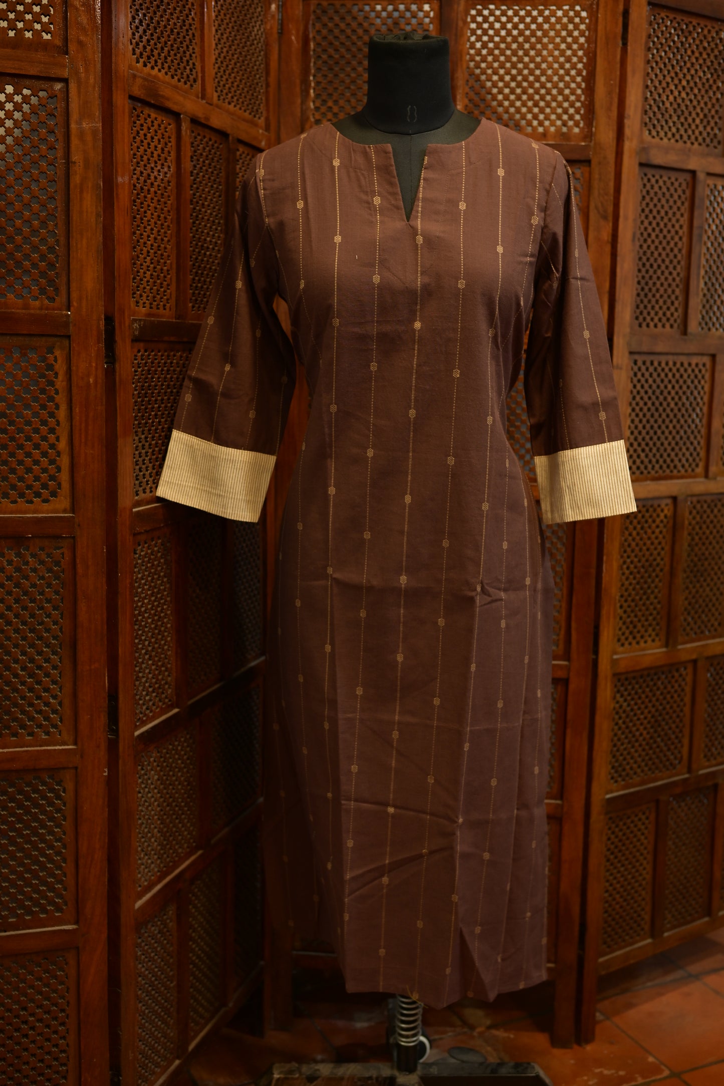LEHRAA - Brown South Cotton Slit Neck Kurti